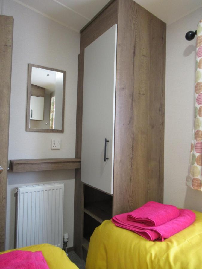 Chichester Lakeside Self-Catering Holiday Home Kültér fotó